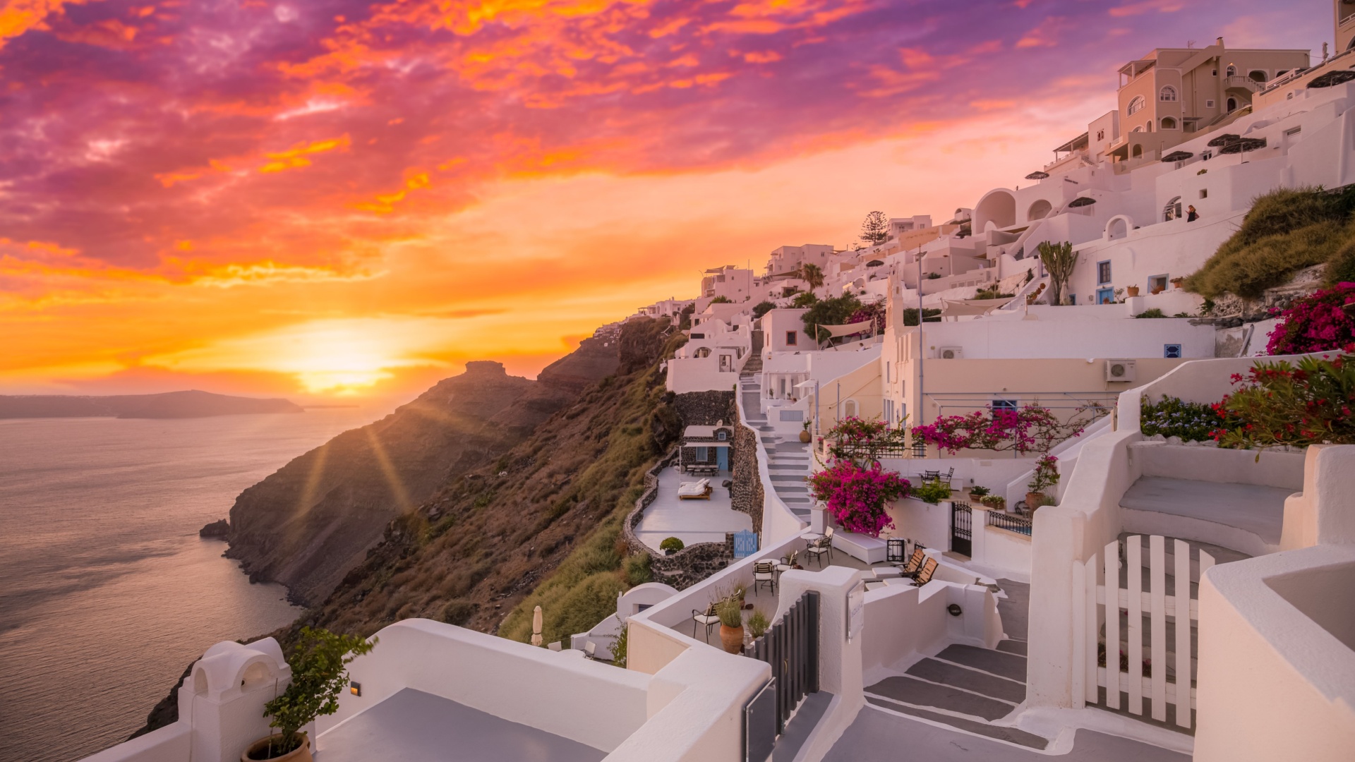 Santorini_Sunset_Cliff_TGR