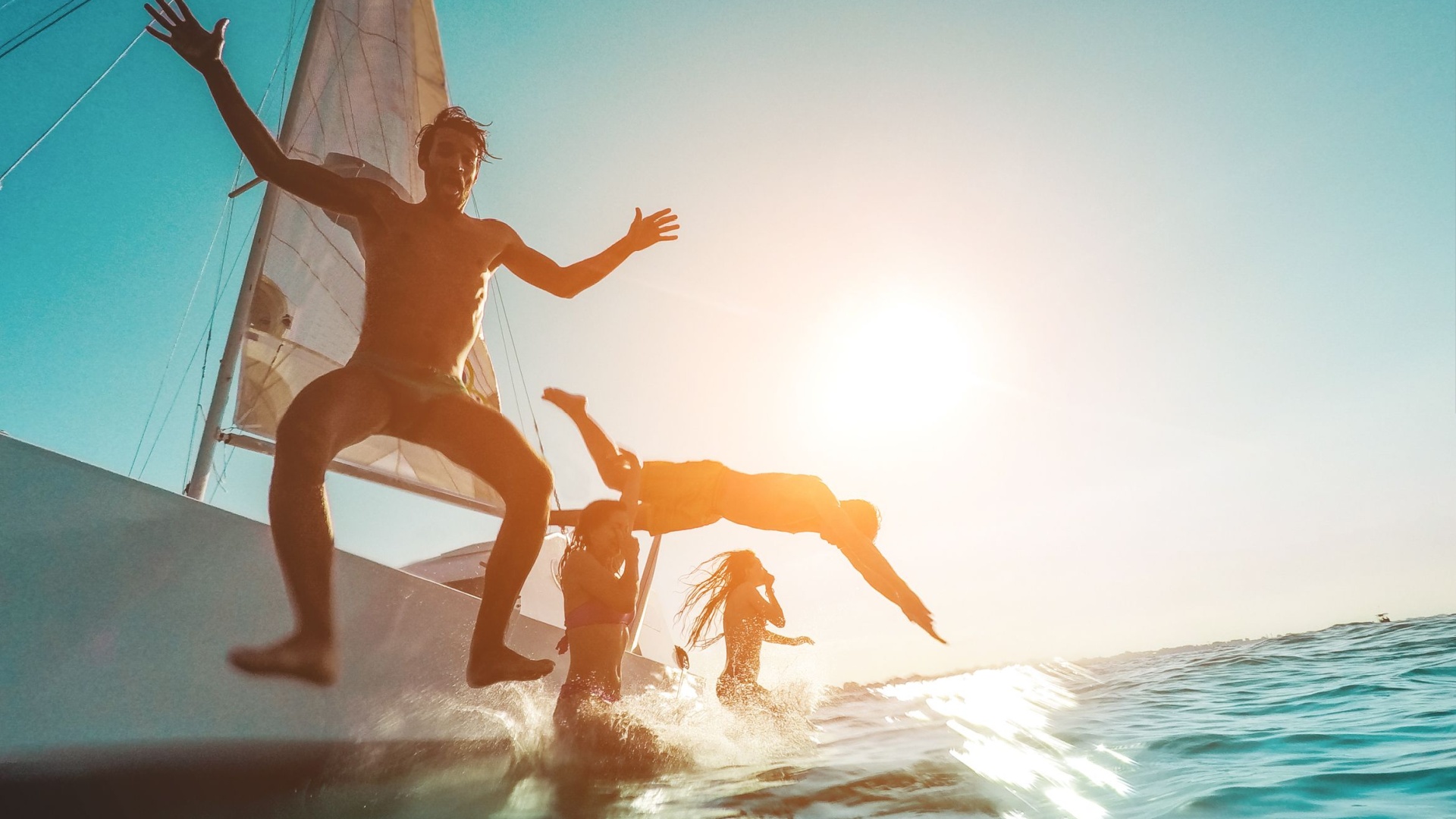 Swimming_Cruise_Jumping - TourGreece